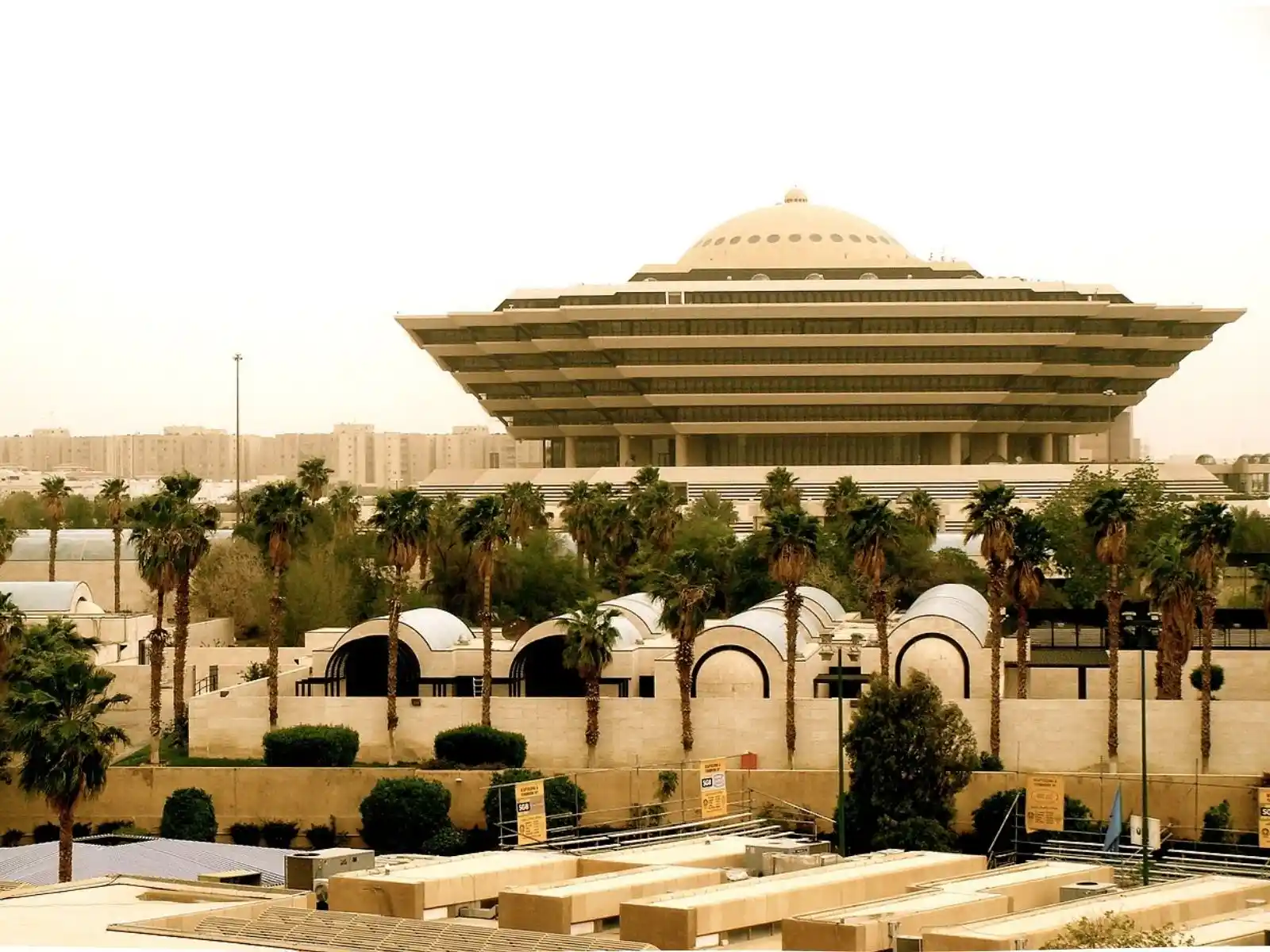 الخدمات القانونية لقطاع القطاع الحكومي وشبه الحكومي